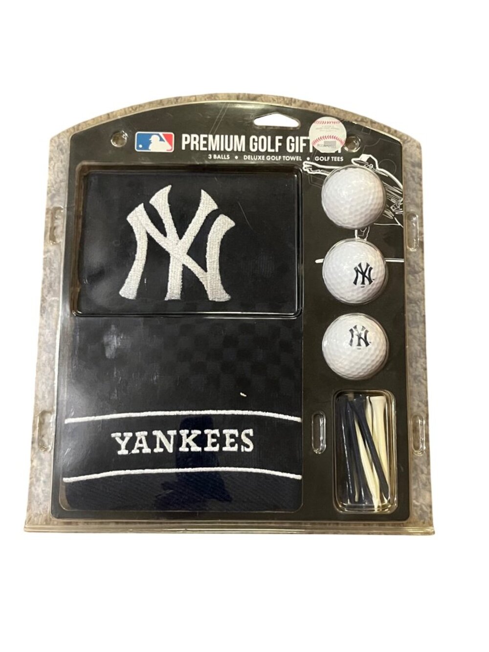 Team Golf MLB New York Yankees Premium Golf Gift Set NEW Sealed Towel Balls Tees